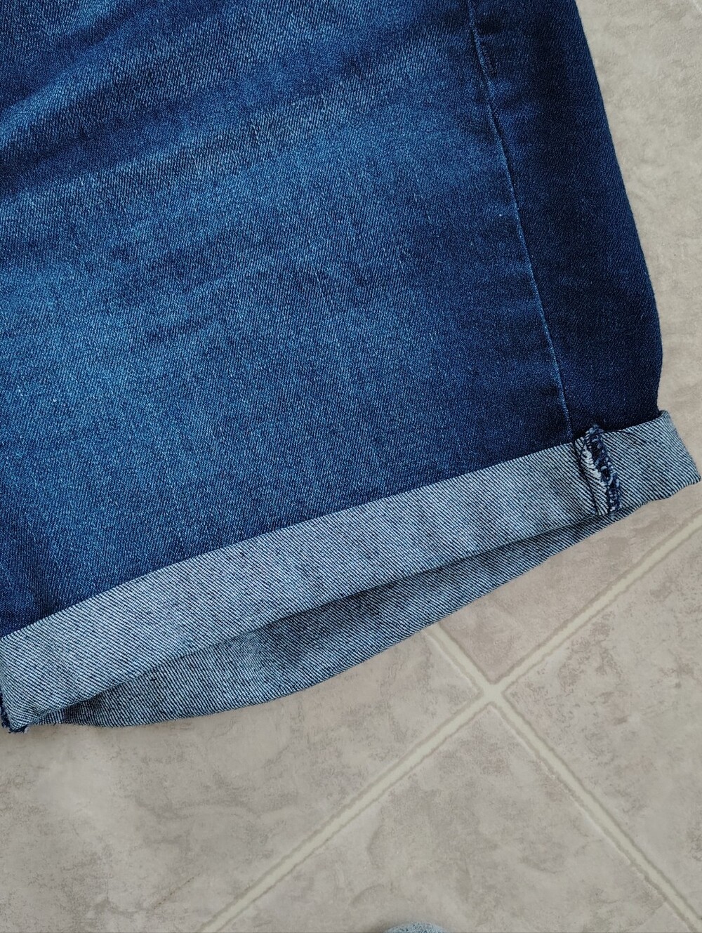 Old Navy Dark Wash Rolled Cuff Denim Wow High Rise Shorts - Picture 10 of 11